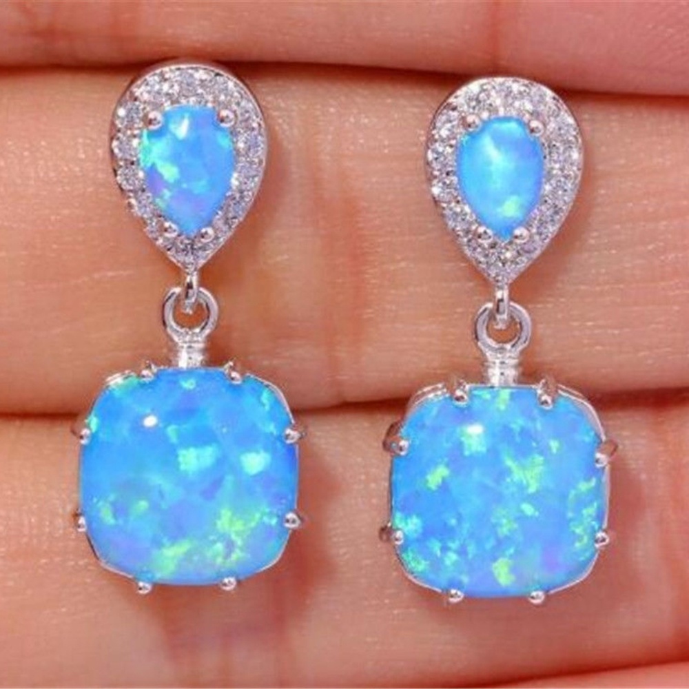 Nice earring - Picture 2 of 3